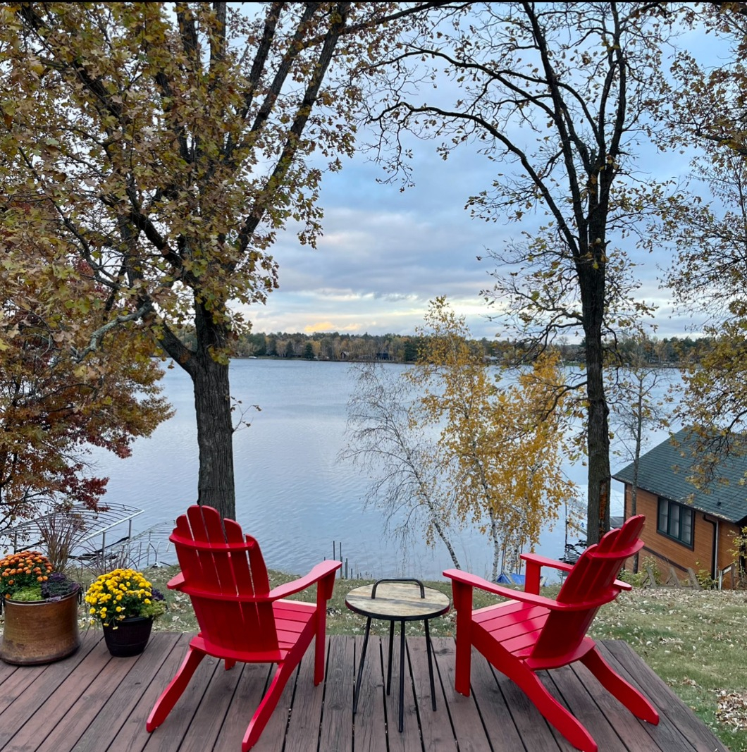 Kamp Christy cabin exterior with lake view on Upper Gull Lake